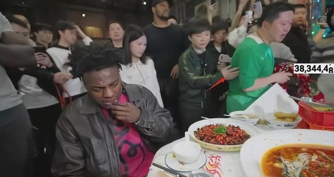 甲亢哥想现在就订票回中国 打破外媒谣言亲历中国