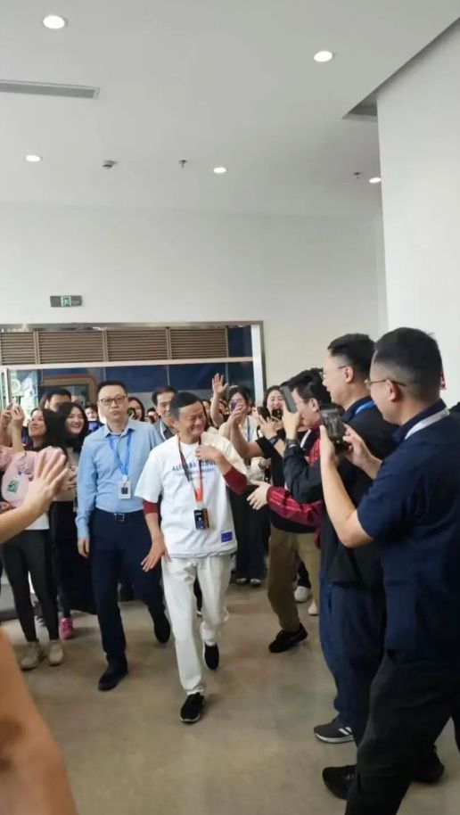 马云明天回归阿里？本人回应：“没听说”
