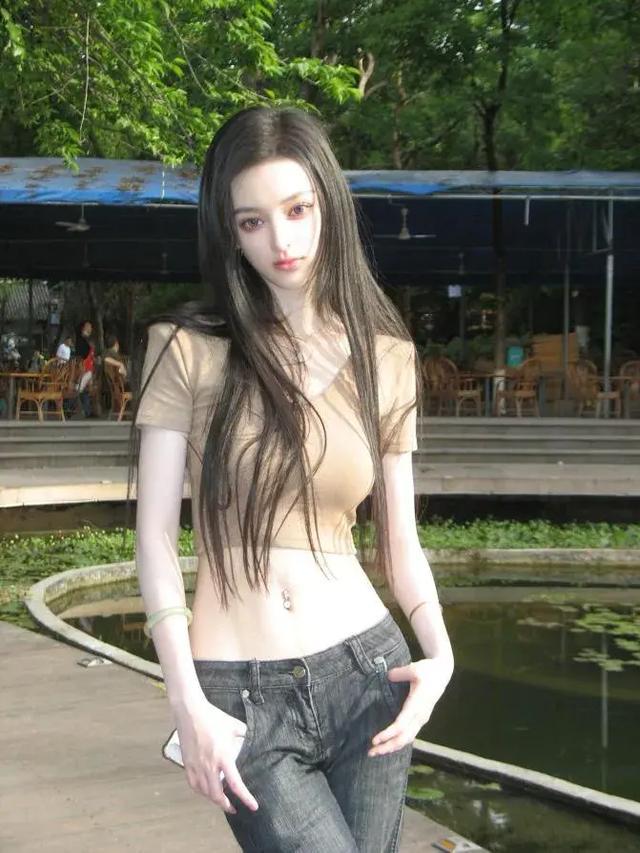 长相完美听障女孩宸玥回应整容：很多人说我长得可怕