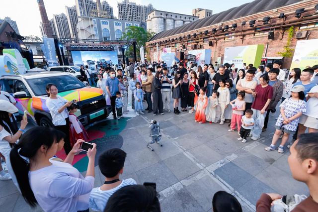 方程豹钛3席卷郑州，引爆年轻市场