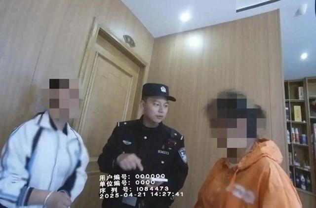 母女就餐遭遇电信诈骗一小时未动筷，老板发现不对果断报警