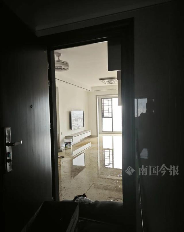 婚房被粪水浸泡漫过脚踝 业主崩溃:原定5月底乔迁