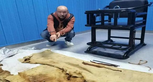 千年织锦险成赌资！新疆男子赌博欠债欲倒卖“裹尸布”落网