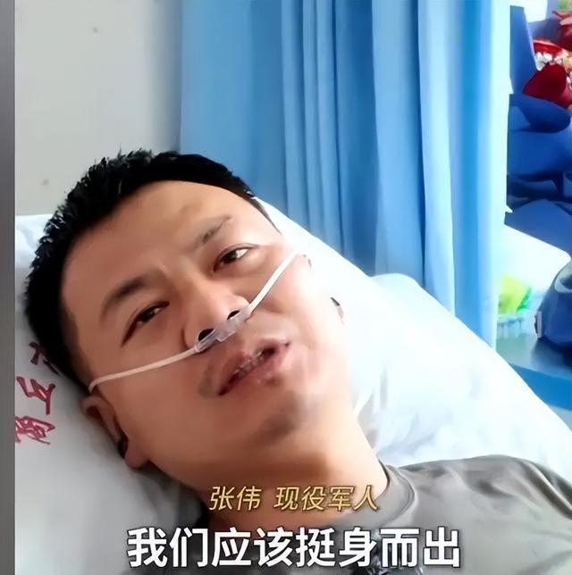 跪别母亲，扑向深水：军人张伟的那一磕让人泪流满面
