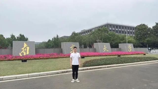 荧光薪火！黄河科技学院苝酰亚胺研究团队的传承创新