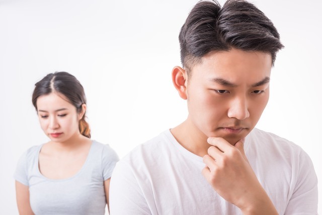 女友质问男友 男友称椅子降噪听不清