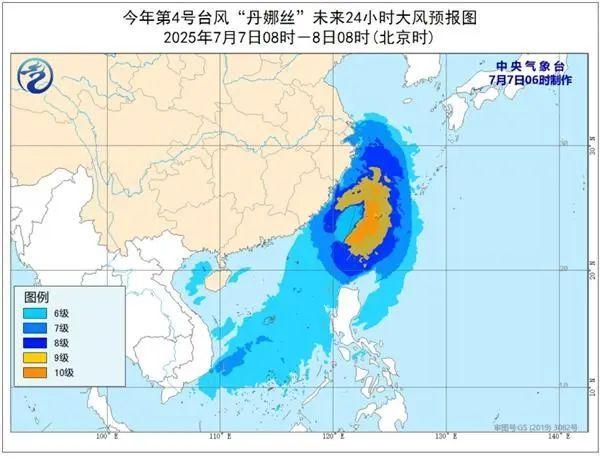 受台风影响多地通知停工停课 风雨来袭严阵以待