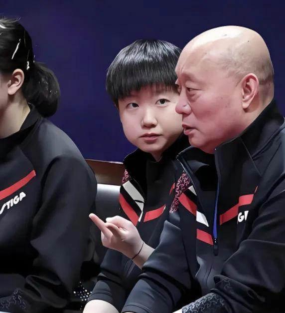 孙颖莎坚持训练备战乒超，恩师杨广弟陪练 汗水见证努力